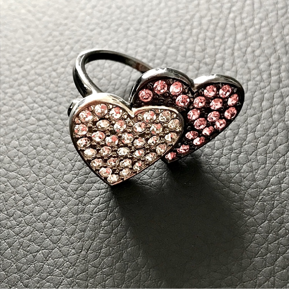 Guess Crystal Hearts Ring